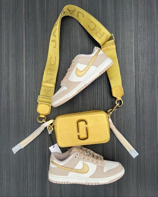 DUNK LOW METALIC GOLD + GOLD MARC JACOBS