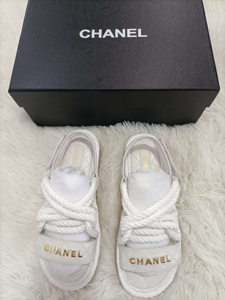 Chanel slides