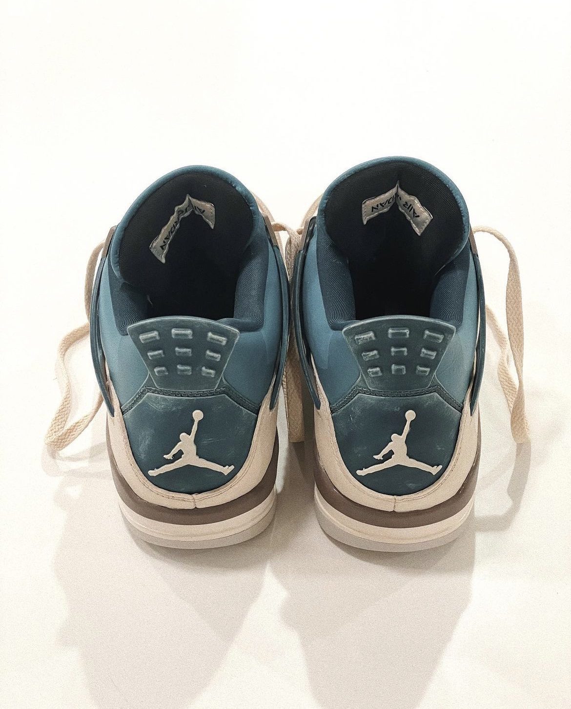 JORDAN 4 RETRO CUSTOM “SNORLAX”